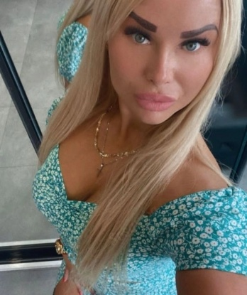 Со мной ты погрузишься в мир похоти и наслаждения. Мои услуги - это искушение, которое не оставит тебя равнодушным. Я знаю, как доставить удовольствие и исполнить все твои эротические фантазии. Мой опыт и нежные руки дарят незабываемые моменты нашей встречи. Забудь обо всех проблемах и растворись в моих объятиях. Мои фото подтвердят, что я - именно то, о чем ты мечтал. Открытая для экспериментов, я полна желания удовлетворить тебя. 💋 Не медли, искушение ждет тебя. Елочка